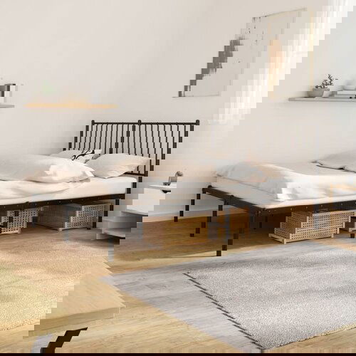 Metalni okvir za krevet s uzglavljem crni 140x200 cm Slike