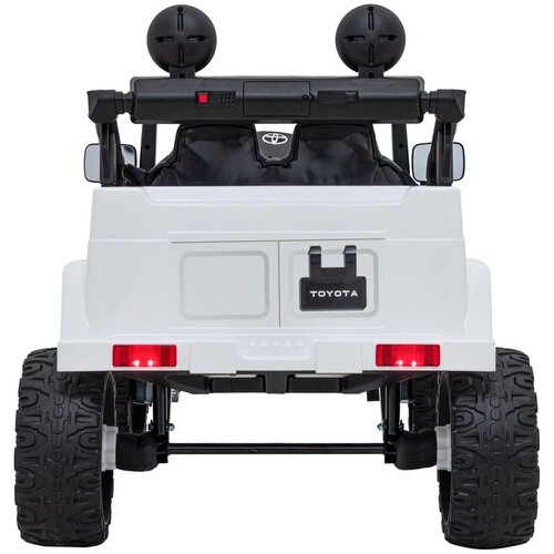 Toyota FJ Cruiser, auto na akumulator, bijeli Slike