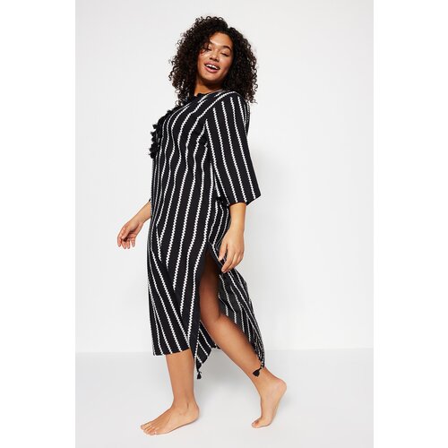 Trendyol Curve Plus Size Kimono &amp;amp; Kaftan - Black - Striped Slike