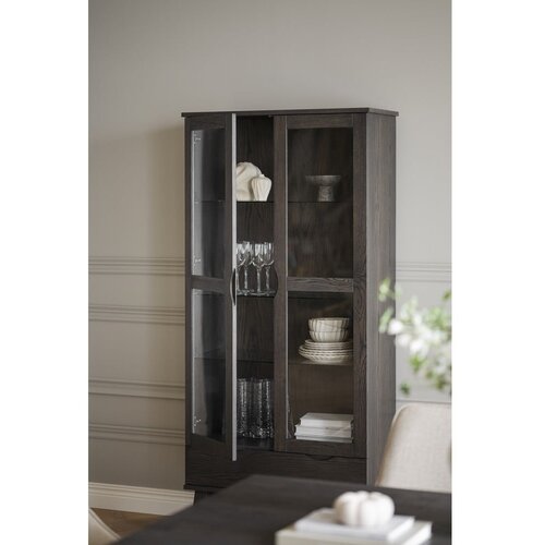 Rowico Smeđa vitrina u dekoru hrasta 82x185 cm Filippa &amp;ndash; Slike