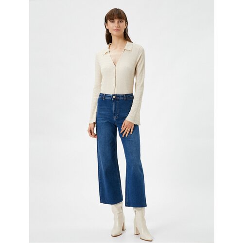 Koton Short Flared Jeans with Normal Waist - Sandra Jean Slike