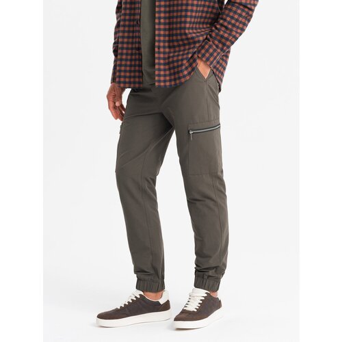 Ombre Men's jogger pants with cargo pockets and print - dark olive green Cene