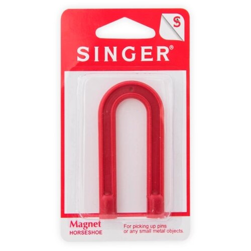 Singer Magnet Cene