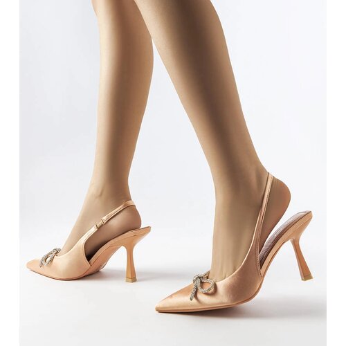 Gemre Beige stilettos with a bow Wildrose Cene