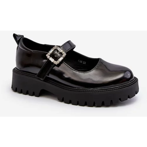 Kesi Women's patent leather shoes with decorative buckle, black Lindnessa