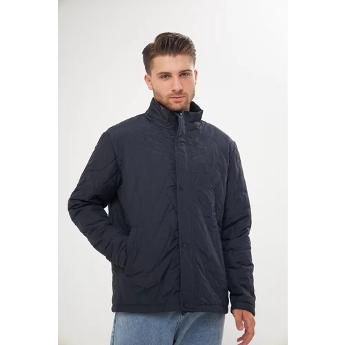 River Club Men's Navy Blue Waterproof And Windproof Stand Up Collar Quilted Patterned Coat.