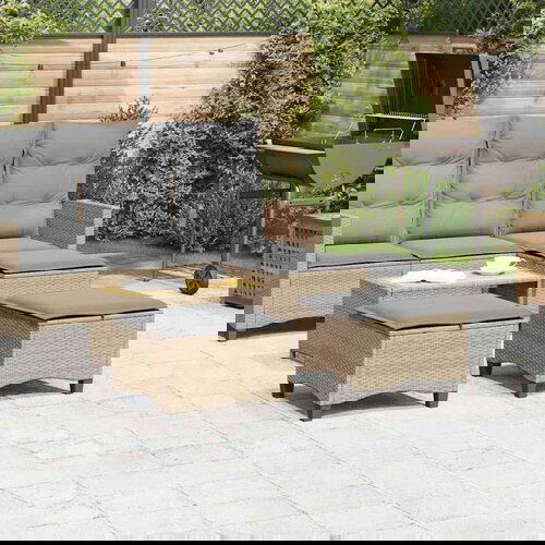 VidaXL Vrtni stolčki z blazinami 2 kosa Bež 55x55x36 cm Poly Rattan Slike