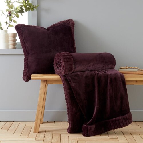 Catherine Lansfield Temno vijolična odeja iz mikropli&amp;scaron;a 150x200 cm Velvet and Faux Fur &amp;ndash; Slike