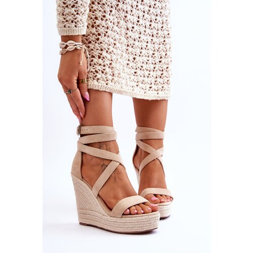 Kesi Comfortable sandals on a high wedge Lemira Beige Slike