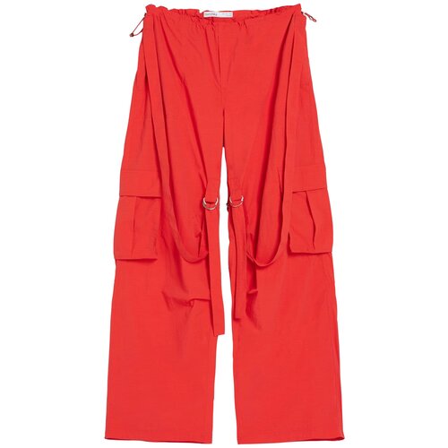 Bershka Kargo hlače rdeča Slike