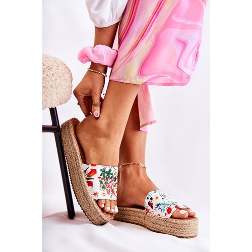 FC2 Flip Flops On The Platform With Flowers White Malia Cene