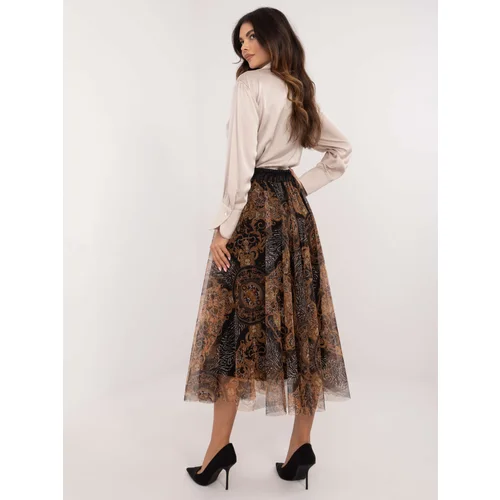 Fashionhunters Yellow-black flared skirt with a baroque print