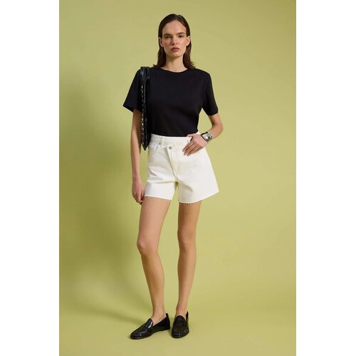 TRENDYOLMILLA ženski šorts Twoss26Sr00220, bela Cene