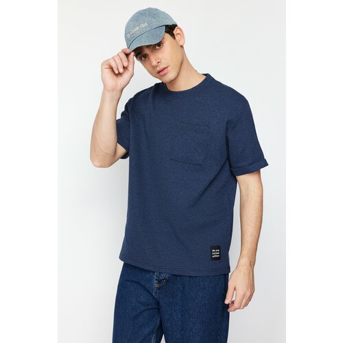 Trendyol Basic Indigo Men's Relaxed/Comfortable Fit Textured Waffle Pocket Label Short Sleeve T-Shirt Slike