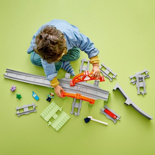 Lego LEGO&amp;reg; DUPLO&amp;reg; - raz&amp;scaron;iritveni komplet železni&amp;scaron;ki most in tiri (10426) Slike
