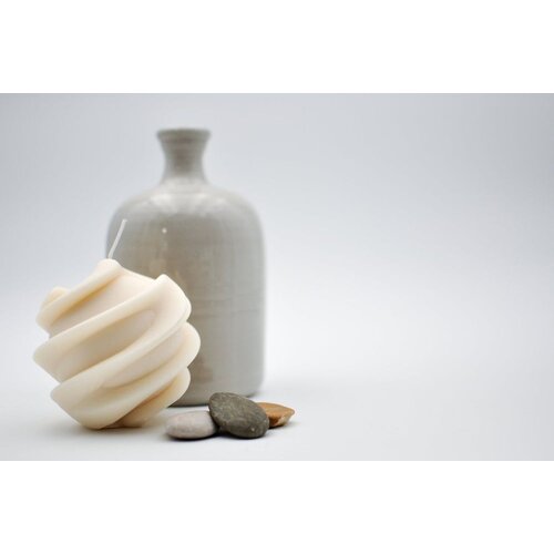 UP candle design NOVA Skulpturalna ručno rađena dekorativna svijeća od prirodnog voska Cijene