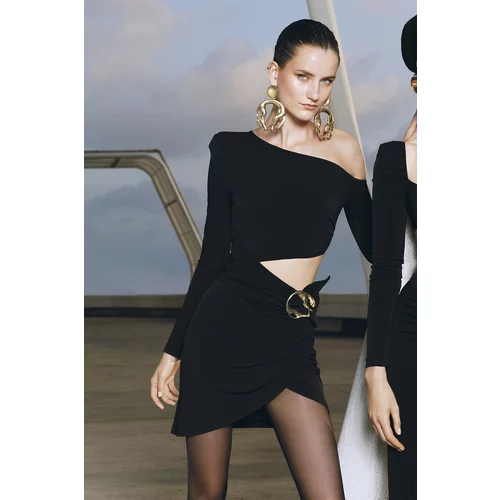 Trendyol X Zeynep Tosun Black One Shoulder Dress With Accessory Detail