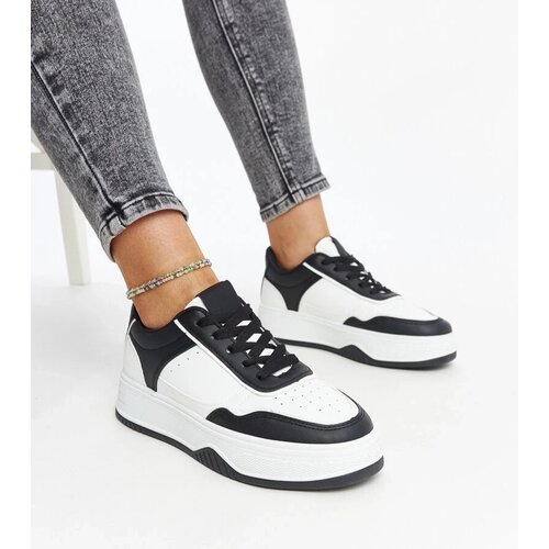 D/CEO White trainers Justar Cene