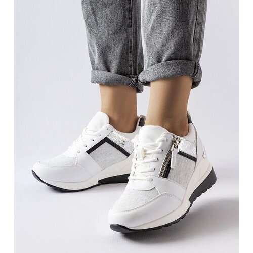 D/CEO White trainers Justar Cene