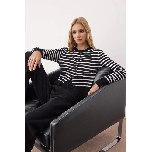 TRENDYOLMILLA Ženski duks Twoaw26Hi00187, Crna Cene