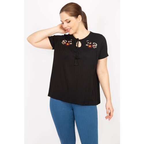 Şans Women's Black Plus Size Embroidery Detailed Collar Laced Blouse Cene
