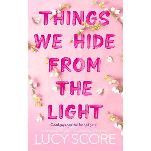 Hachette Lucy Score - Things We Hide From The Light Cene