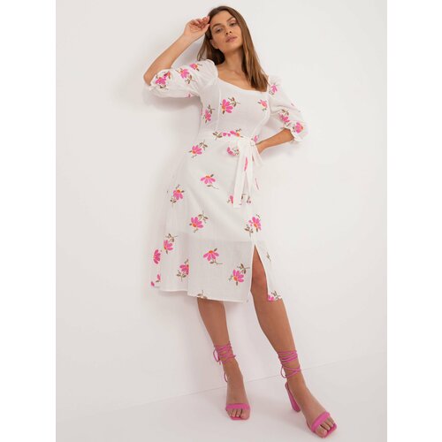 Fashion Hunters Ecru-pink floral midi dress with belt Slike