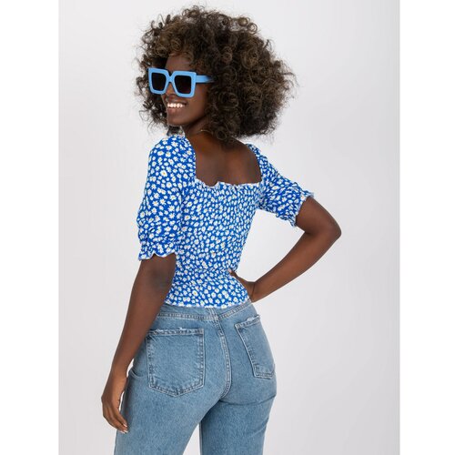Fashion Hunters Blue viscose short blouse with RUE PARIS print Slike
