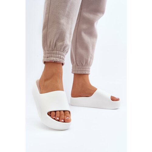Kesi Women's slippers with thick soles white Oreithano Slike