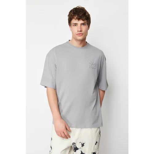 Trendyol Men's Gray Oversize Relief Printed 100% Cotton T-Shirt