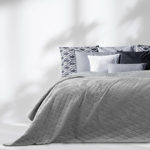 AmeliaHome Svijetlo sivi prošiven prekrivač od samta 170x210 cm Laila – Cijene