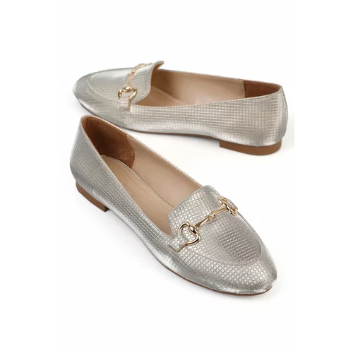 Capone Outfitters Women's Pointed Toe Silvery Buckle Flats