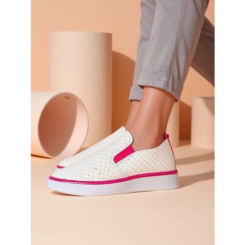 Resti Women&amp;#039;s perforated sports shoes Musio Slike
