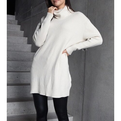 UR/CEO Long white soft turtleneck sweater Kali Slike