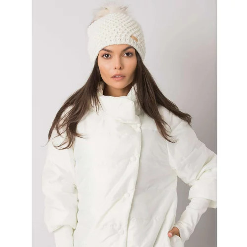 Fashion Hunters Women's white hat with pompoms