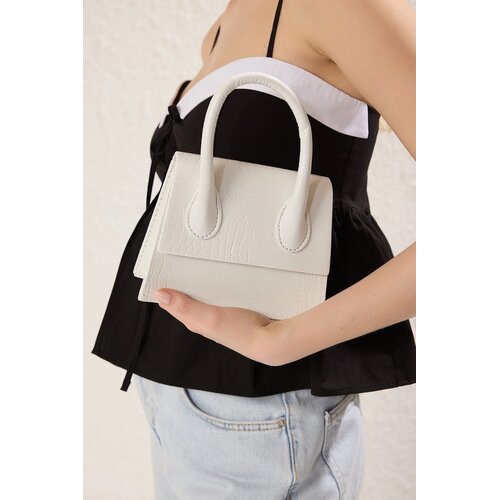 TRENDYOLMILLA TRENDYOL ženska torba model Twoaw25Oc00000, bela Slike