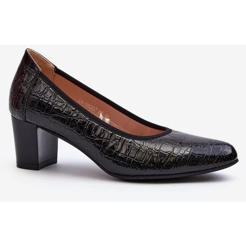 VINCEZA Black Embossed Patent Leather Pumps Cynania