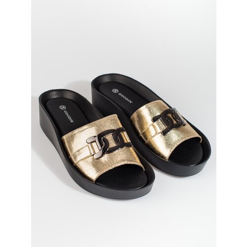 SHELOVET Golden women's slippers on the platform Slike