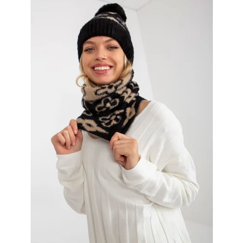 Fashionhunters Black and beige warm chimney with patterns