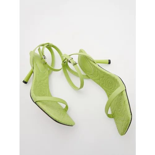 Reserved sandali z visoko peto - zelena