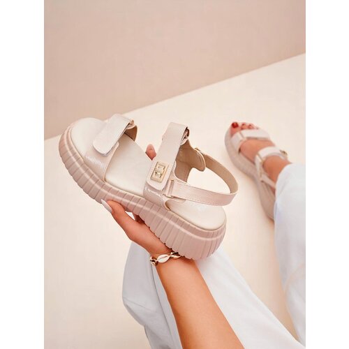 Resti Women's sandals on a thicker sole Aganda Cene