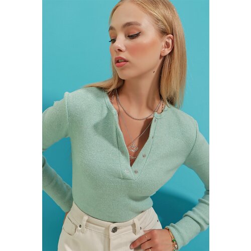 Trend Alaçatı Stili Women's Chalk Green Snap-On Camisole Blouse Cene