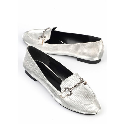 Capone Outfitters Women's Pointed Toe Silvery Buckle Flats Slike