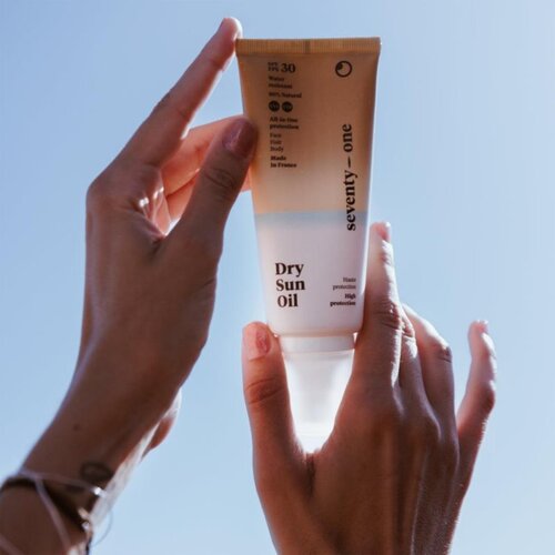SeventyOne Dry Sun Oil SPF30 za&amp;scaron;čitno suho olje za sončenje za obraz, telo in lase SPF 30 100 ml Slike