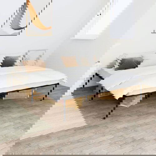 Metalni Kovinski posteljni okvir črn 140x200 cm Slike