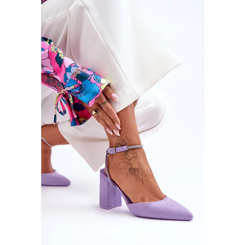 Kesi Decorated with a belt of suede pumps purple lirosa