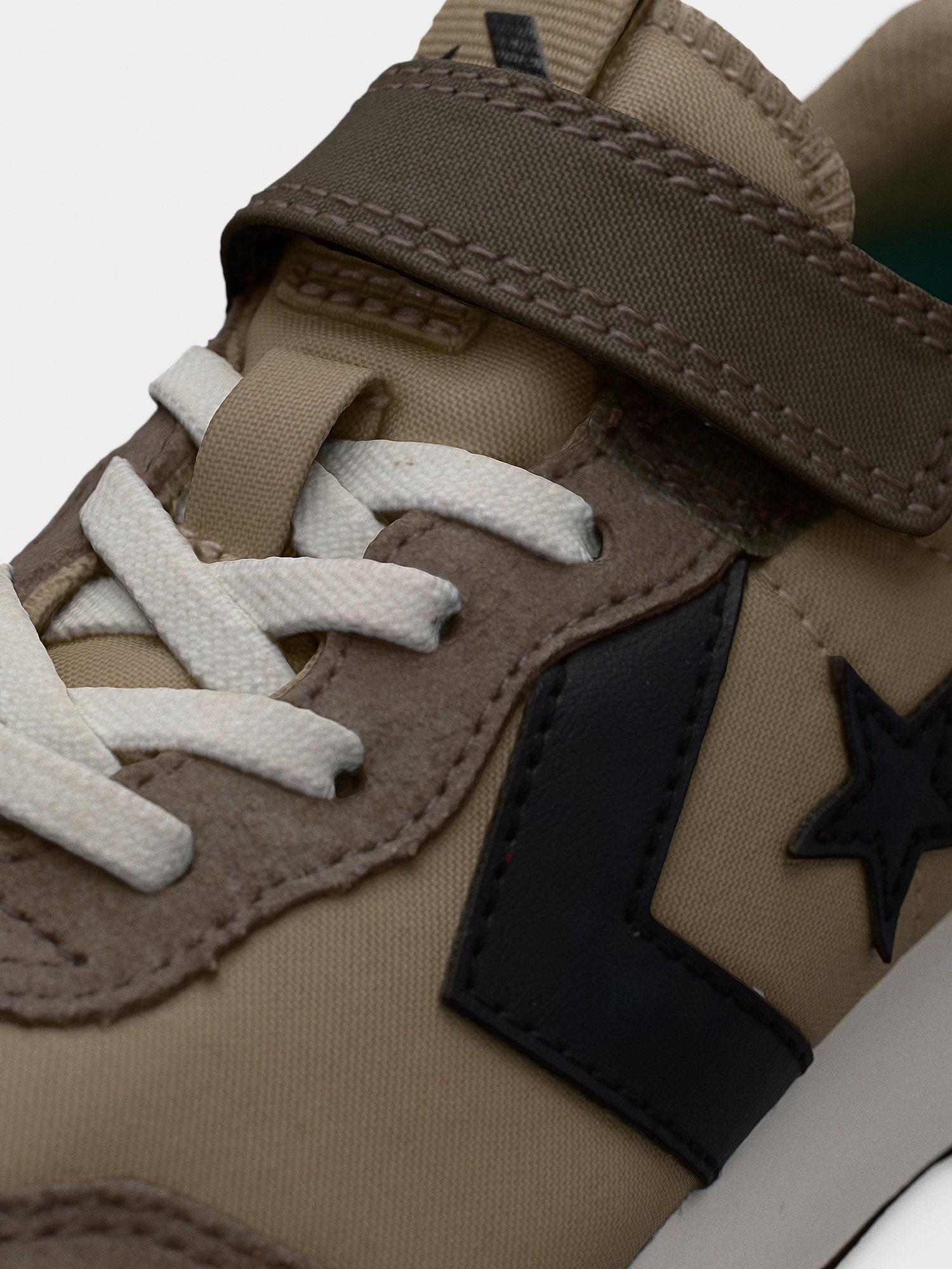 Converse Superge &amp;#039;Omega Trainer 1V&amp;#039; brokat / svetlo rjava Slike