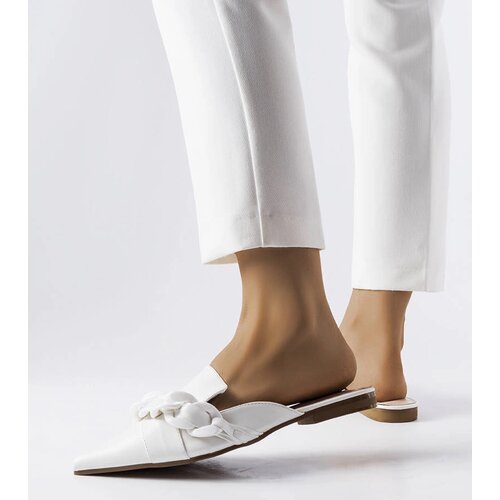 Gemre White slides Ypsy Cene