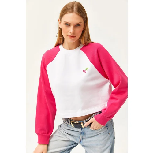 Olalook Women's Ecru Raglan Sleeve Cherry Embroidered Crop Sweatshirt