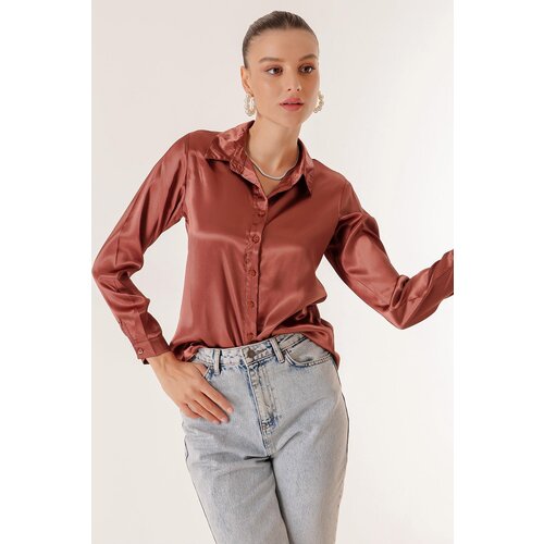 By Saygı Lightly Flowy Satin Shirt Slike